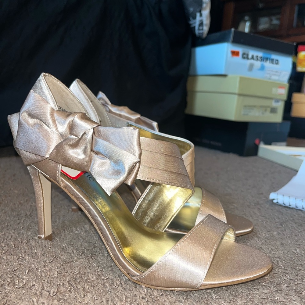 Katie and Kelly heels GOLD with bow